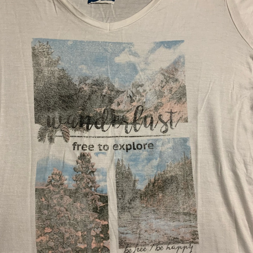 Woman’s shirt - Picture 2 of 2